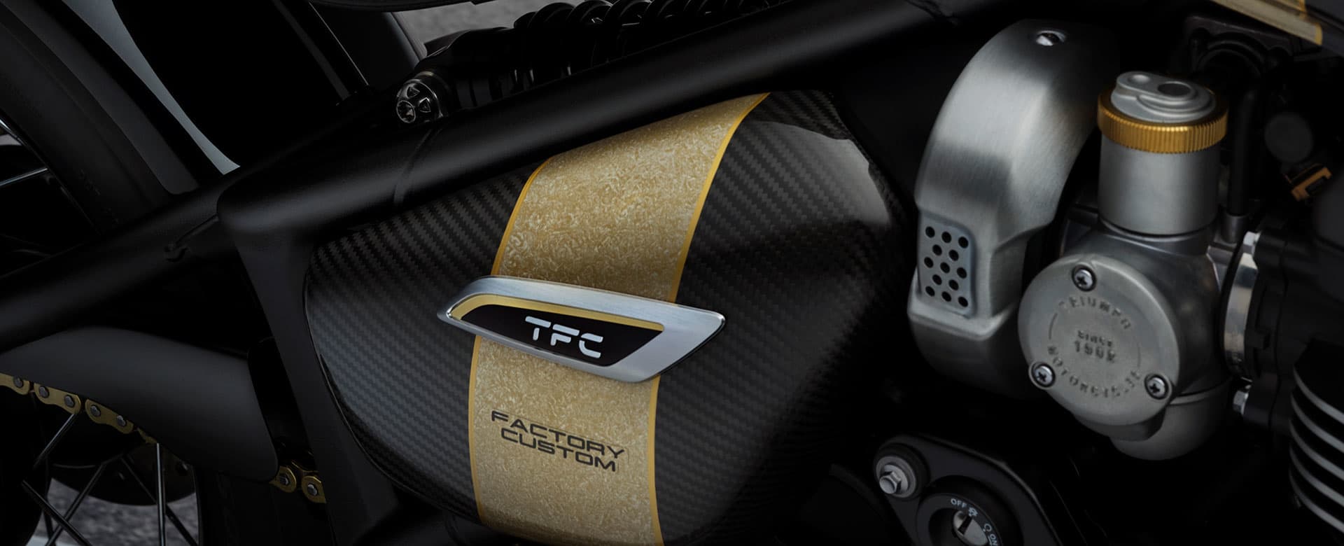 Triumph Bonneville Bobber TFC gloss lacquered carbon fibre side panels