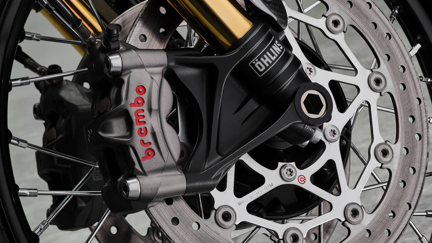 Triumph Bonneville Bobber TFC front wheel close up